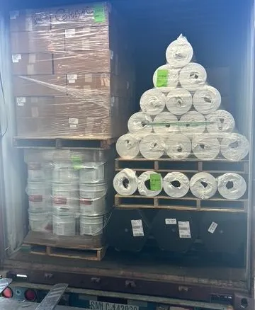 Cargo from several clients inside the same container